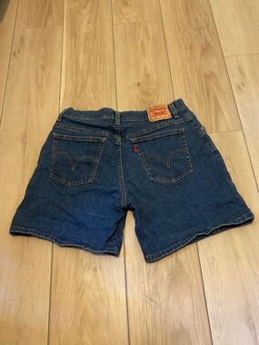 Vintage Y2K Levi’s 550 Relaxed Fit High Rise Denim Shorts Size 12